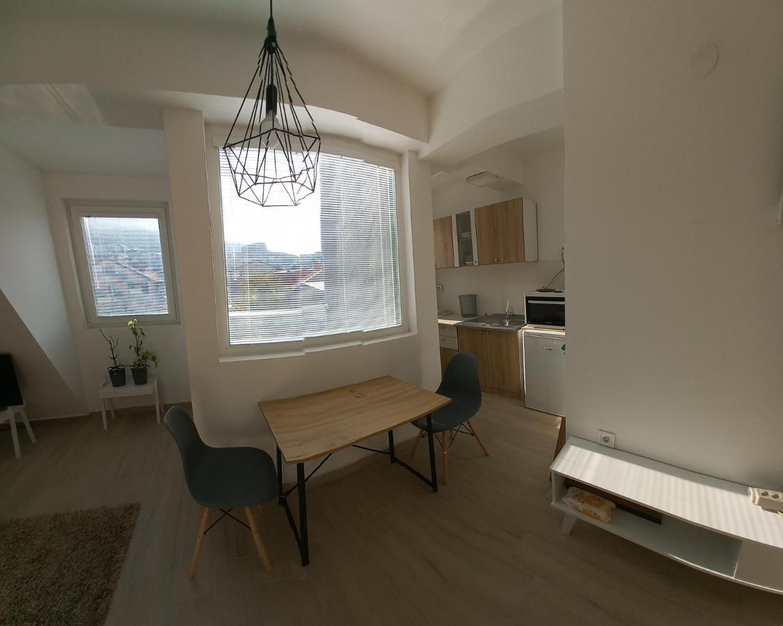 Studio Close To Town Centar 斯科普里 外观 照片